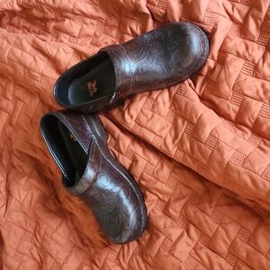 Dansko Brown Leather Clogs 39
